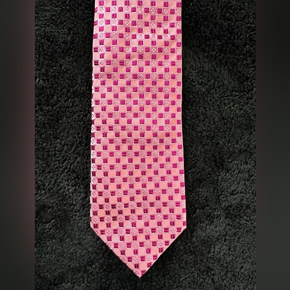 Hugo Boss Geometric Square Silk Pink Tie - Picture 1 of 4